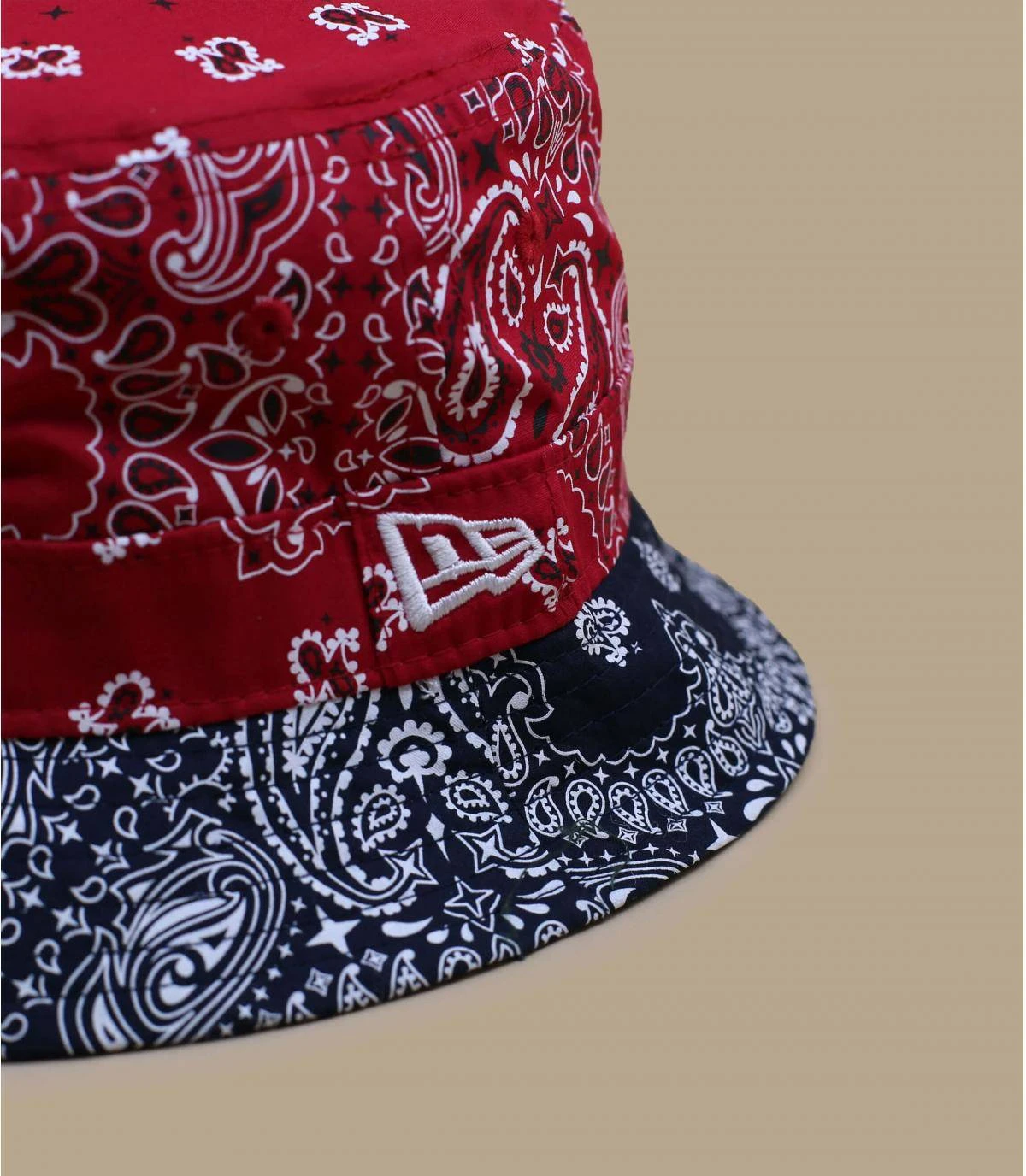 NEW ERA Bucket Paisley Scarlet 3 NEW ERA Bucket Paisley Scarlet – Image 3