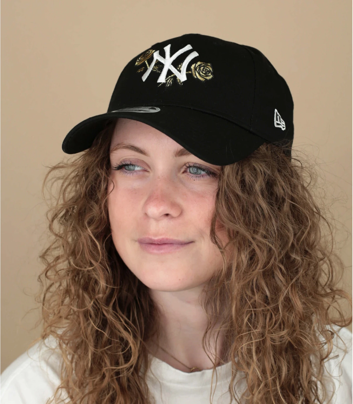 NEW ERA Casquette Wmn Floral Metallic 940 NY Black 1 NEW ERA Casquette Wmn Floral Metallic 940 NY Black