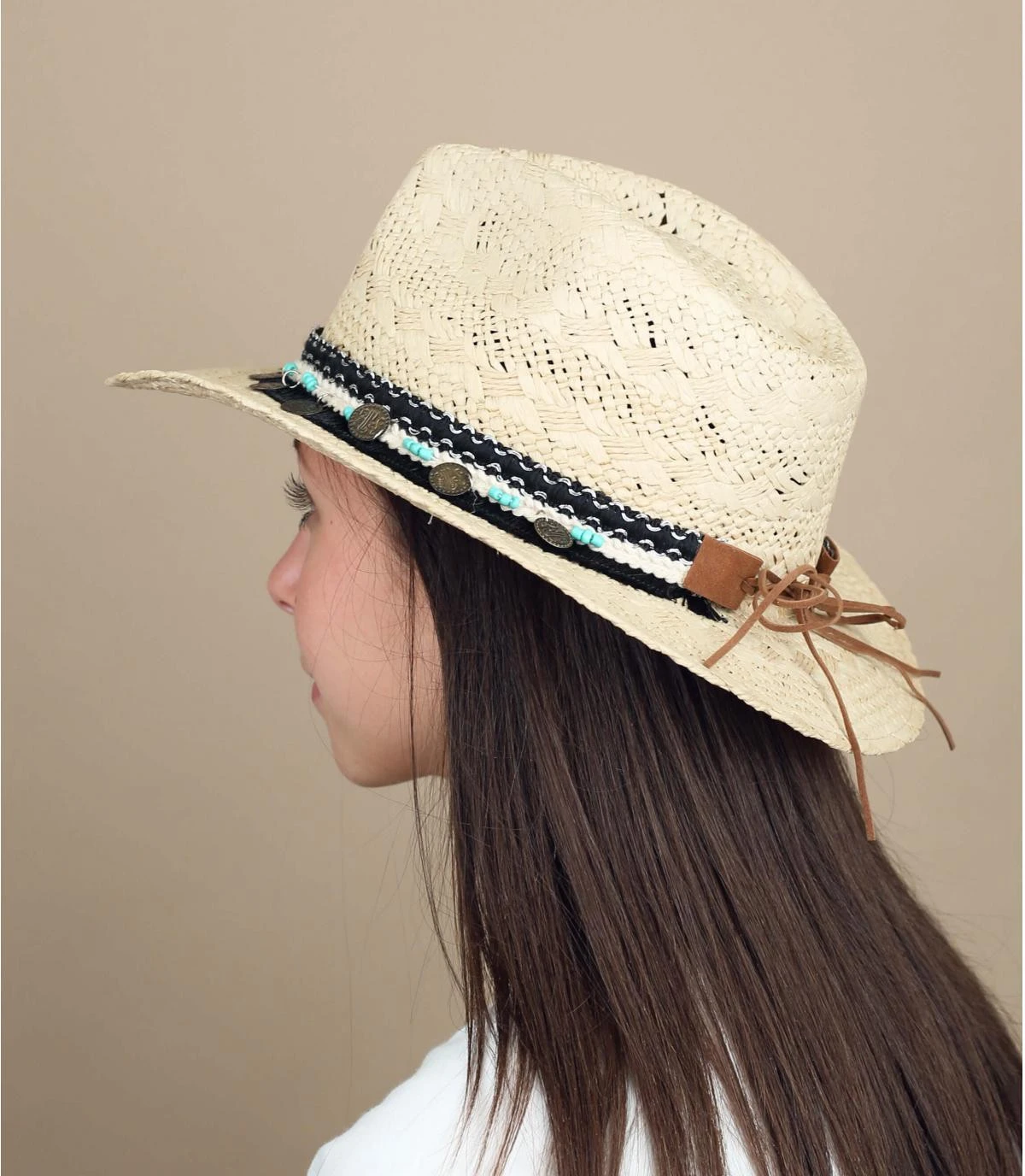 Leonie Naturel 1 Leonie Naturel